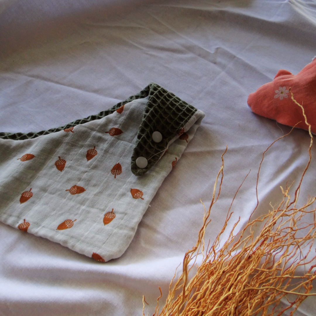 Bavoir bandana "Ti-nuts" - Collection Arlo - Fait main en Bretagne
