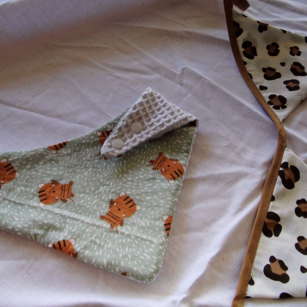 Bavoir bandana "Doux fauve" - Collection Zoé