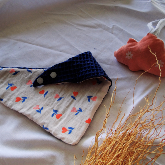 Bavoir "Bouquets d'amour" - Fait main