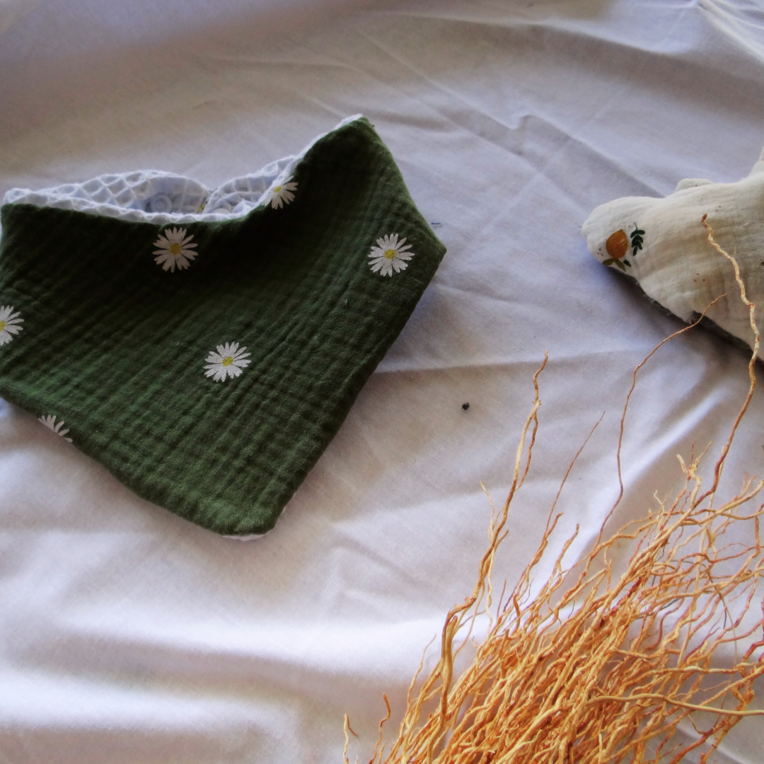 Bavoir bandana "Sous les fleurs" - Collection Arlo