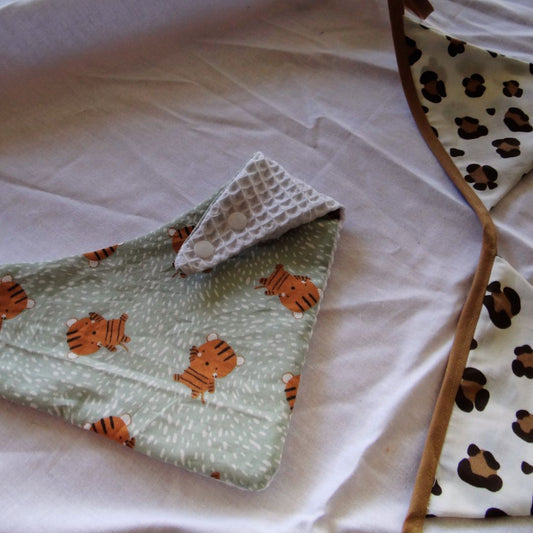 Bavoir bandana "Doux fauve" -  Collection Zoé